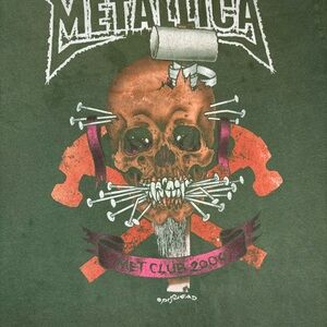 Metallica Band Tee in Dark Green